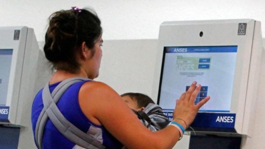 Se prorrogó la entrega de la libreta AUH hasta el 31 de marzo: sólo puede presentarse online