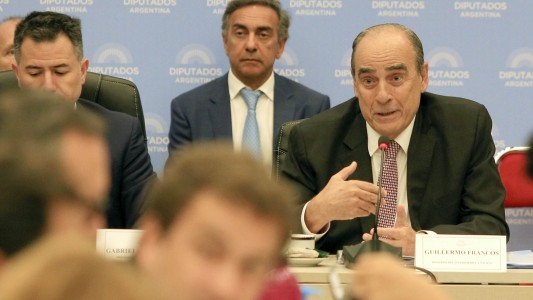Debate en comisiones: funcionarios vuelven hoy al Congreso a defender el proyecto de Ley Ómnibus