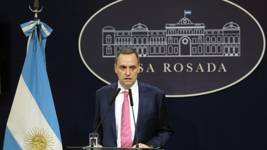 El Gobierno "analiza" descontar el día a trabajadores que se sumen al paro de CGT