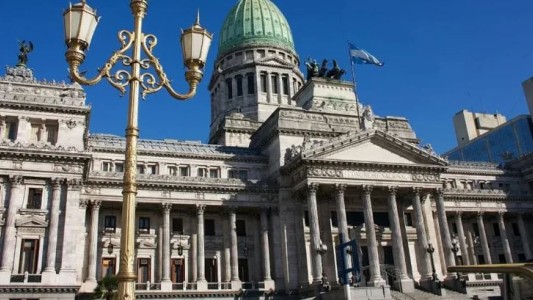 Jubilaciones, facultades delegadas, retenciones e YPF, los cambios aceptados en la Ley Ómnibus