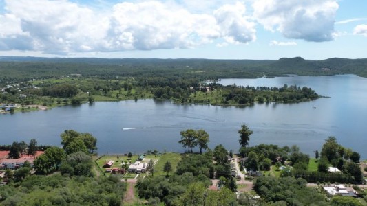 Villa del Dique: continúa la búsqueda de un hombre que cayó de una moto de agua