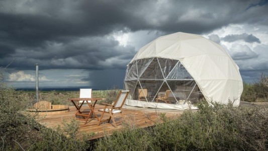 Mendoza: Una finca de viñedos regados con agua mineral invita a hacer "glamping"