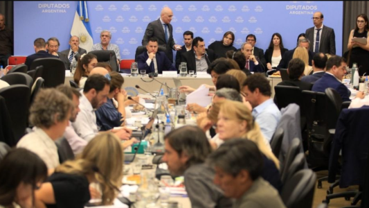 Ley ómnibus: hoy comenzará a tratarse en el plenario de comisiones de la Cámara de Diputados