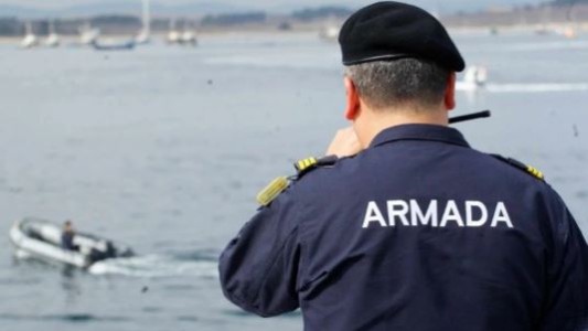 Buscan a un argentino en Chile que saltó al mar para rescatar a su primo y se lo llevó la corriente