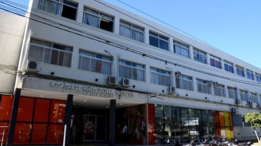 Un policía le salvó la vida a un bebé al hacerle RCP durante cinco minutos