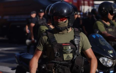 Bullrich anticipa que habrá sanciones a efectivos que hayan usado distintivos partidarios