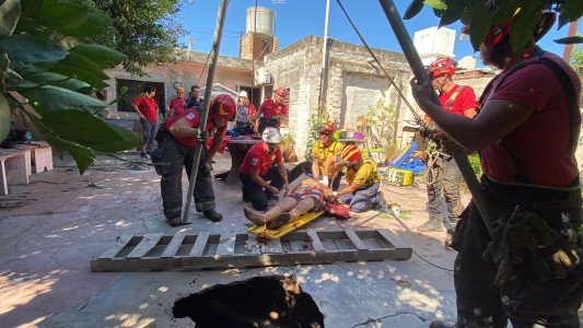 Recataron a una mujer de 84 años que cayó a un pozo