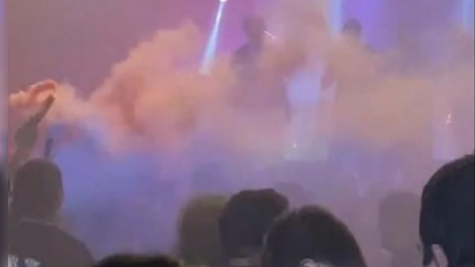 A casi 20 años de Cromañón, encendieron una bengala durante un recital en un boliche cerrado