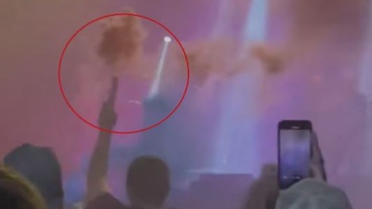 Investigan las responsabilidades de quienes prendieron bengalas en un boliche de Palermo