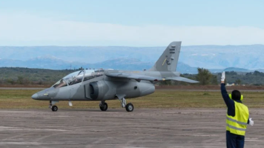 Córdoba: Un avión de la fuerza aérea se incendió y debió aterrizar de emergencia