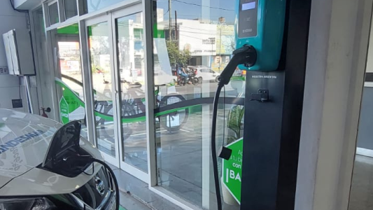 Familia Parra sigue avanzando en sustentabilidad: paneles solares y estación de carga de vehículos eléctricos