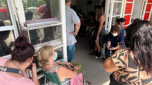 Desborde en hospitales de Córdoba por casos de dengue: esperas de hasta seis horas para atención