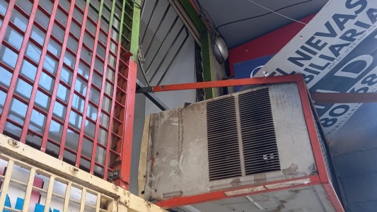 Intento de robo fallido en joyería: Ladrones hicieron un boquete