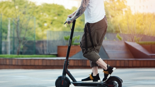 Aumenta el uso de bicicletas y monopatines eléctricos en Córdoba: lo que tenes que saber para circular con seguridad