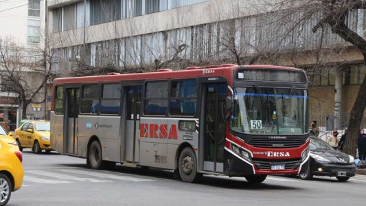 Asambleas de UTA paralizan tres líneas de transporte urbano en Córdoba