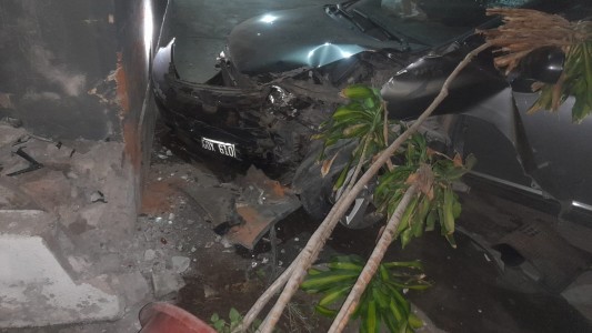 Un adolescente estrelló su auto contra el Club Deportivo Central