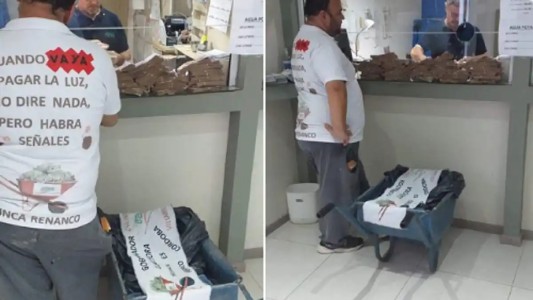 Fue a pagar la luz con una carretilla llena de plata