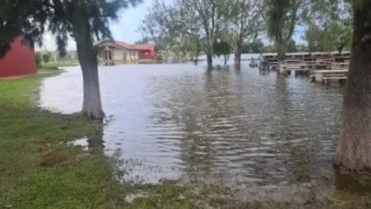 Prácticas suspendidas y destrozos en los predios en el fútbol argentino por el temporal