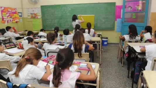El Gobierno lanzó vouchers educativos para cuotas de colegios: cómo acceder