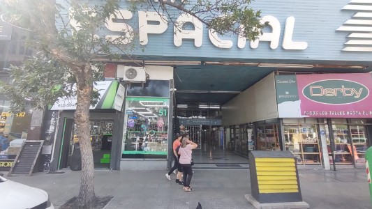 Inseguridad en pleno centro apuñalaron al portero de la galería Espacial