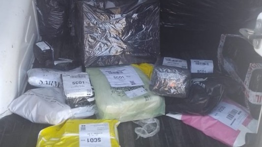 Detuvieron a cuatro individuos tras robarle el vehículo a un repartidor de compras online