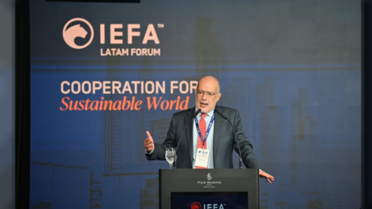 Desde el FMI elogiaron al Gobierno pero pidieron "que el ajuste no recaiga en los trabajadores y sectores productivos"