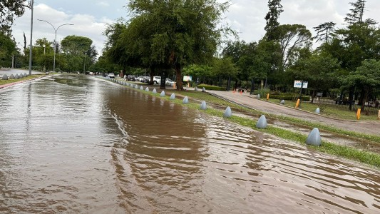 Llovió y se inundó: 35 mm en pocos minutos