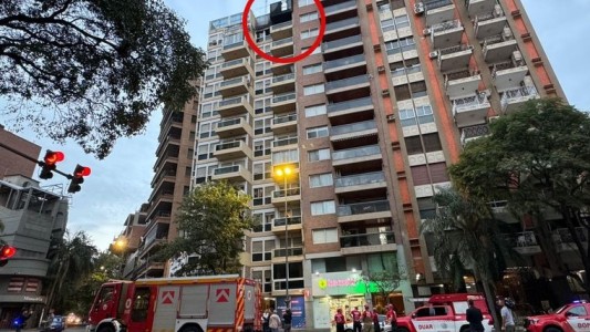 Trágico incendio: un jóven murió tras saltar del balcón del piso 12