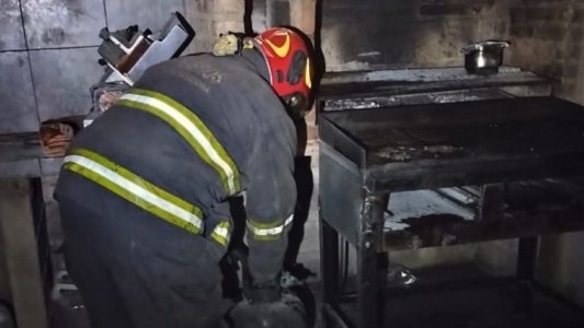 Un joven está internado en grave estado tras la explosión de una garrafa en una rotisería