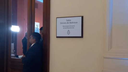 Casa Rosada: el "Salón de los Pueblos Originarios" pasó a llamarse "Héroes de Malvinas"