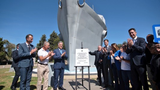 Llaryora homenajeó a los ex combatientes en Oliva