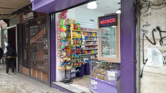 Cinco menores detenidos por robar en un local comercial