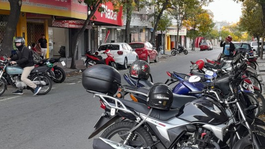 Un taxista de Córdoba fue víctima de un violento robo en pleno centro de la ciudad