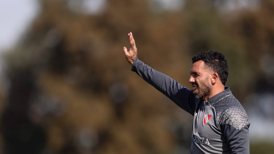 Carlos Tevez fue dado de alta luego de pasar la noche en observación por un dolor en el pecho