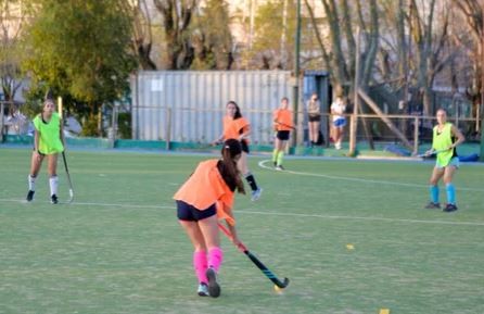 Nenas de 11 años fueron a merendar y denunciaron al mozo que las atendió: les mostró sus genitales