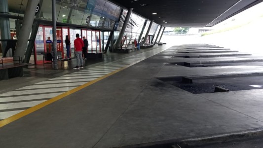 Desolada: así está la Terminal de Ómnibus ante el paro de transporte interubano