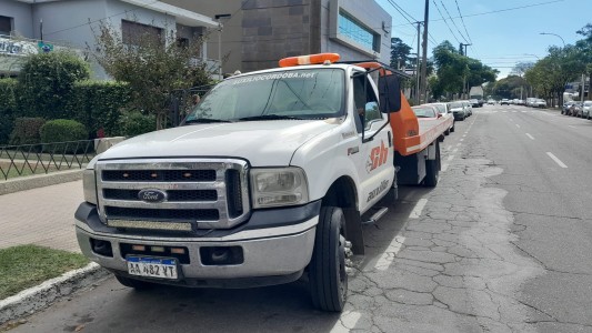 Las compañías de seguro ya no ofrecerán grúa y auxilio mecánico: qué dicen las aseguradoras en Córdoba