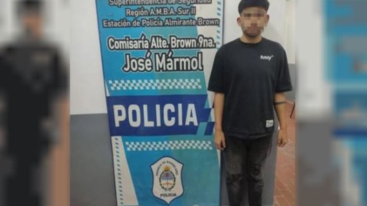 Detuvieron al hijo de un concejal libertario acusado de robarle a una jubilada en Almirante Brown