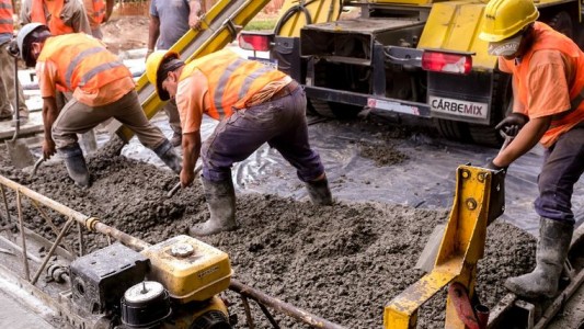 Crisis en la construcción: 10.000 empleos perdidos en Córdoba por paralización de obra pública