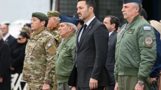 Luis Petri defendió la compra de los F-16: "Todo nuestro espacio aéreo era un colador"