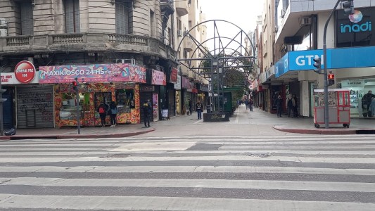 Nueve de cada diez comercios en el centro mantienen sus puertas abiertas a pesar del paro general