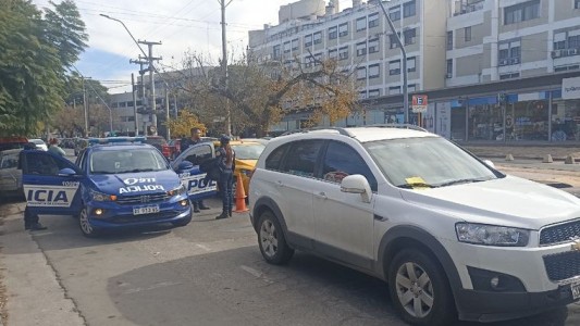 Atropelló a un inspector de tránsito en Córdoba tras discusión por mal estacionamiento