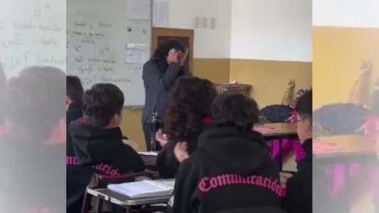 Emotivo regalo de alumnos conmueve a su profesora en Córdoba: "Nos diste más que clases"