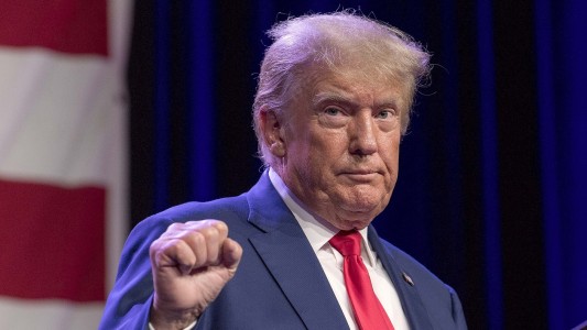 Trump se comprometió a "revertir" regulaciones de Biden sobre las armas