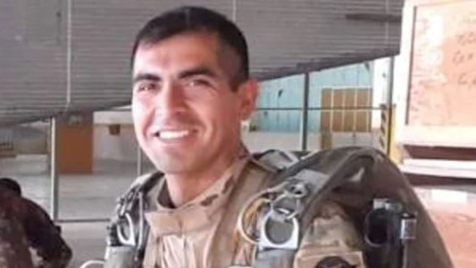 Tragedia en Córdoba: murió un militar por una falla en su paracaídas