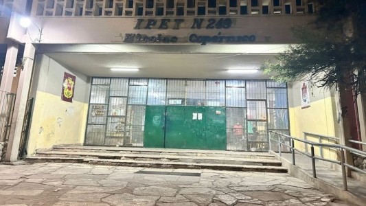 Insólito: un padre golpeó a compañeros de su hija