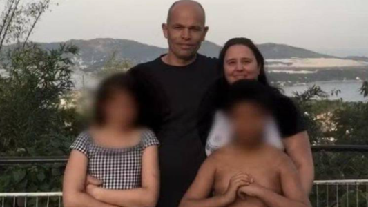 Adolescente asesinó a toda su familia porque le quitaron el celular