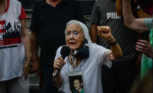 Nora Cortiñas está internada en terapia intensiva