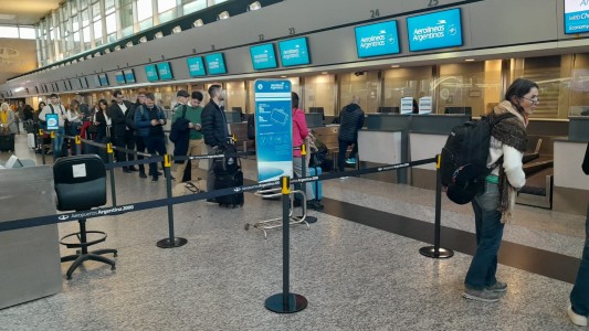 Aerolíneas Argentinas: demora en los vuelos en Córdoba por asamblea