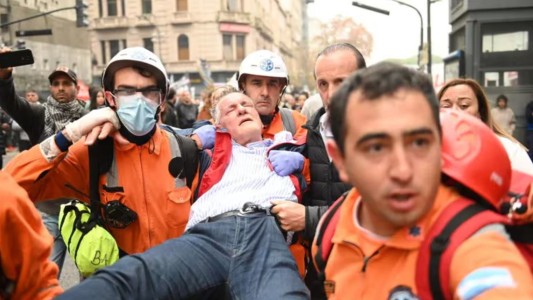 Cinco diputados peronistas fueron hospitalizados por los incidentes en Congreso